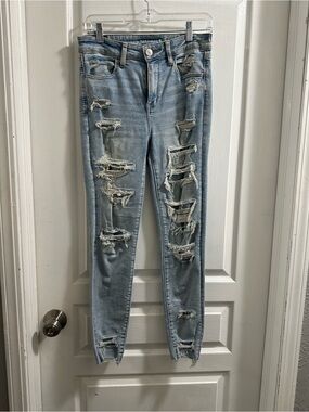 American Eagle Outfitters Light Blue Distressed Skinny Jeans